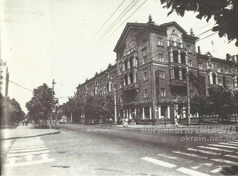 На вулицях міста Кременчук, Україна фото 1721