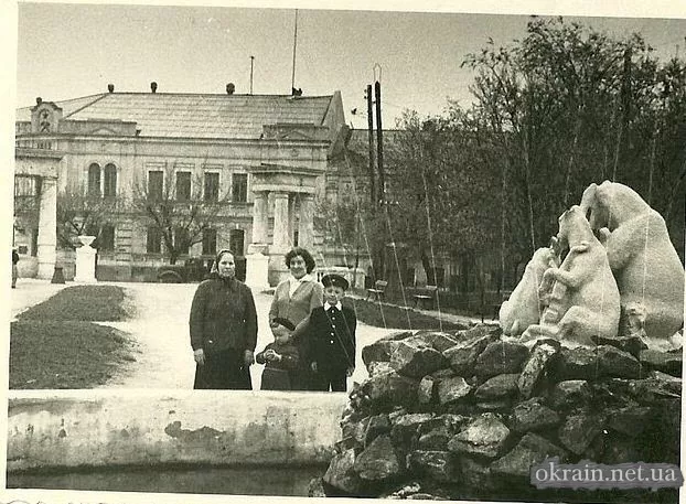 Кременчуг - фонтан в парке Мюда - фото 679