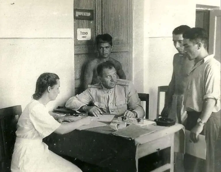 Начмед 10-ї ВАШПНЛ Юрченко А.Л., 1952 рік, фото №3381